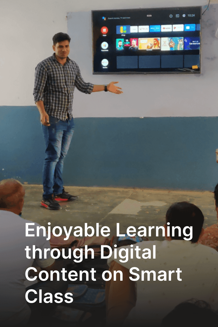 Joyfully Switching Between Textbooks and Digital Content on Smart Class