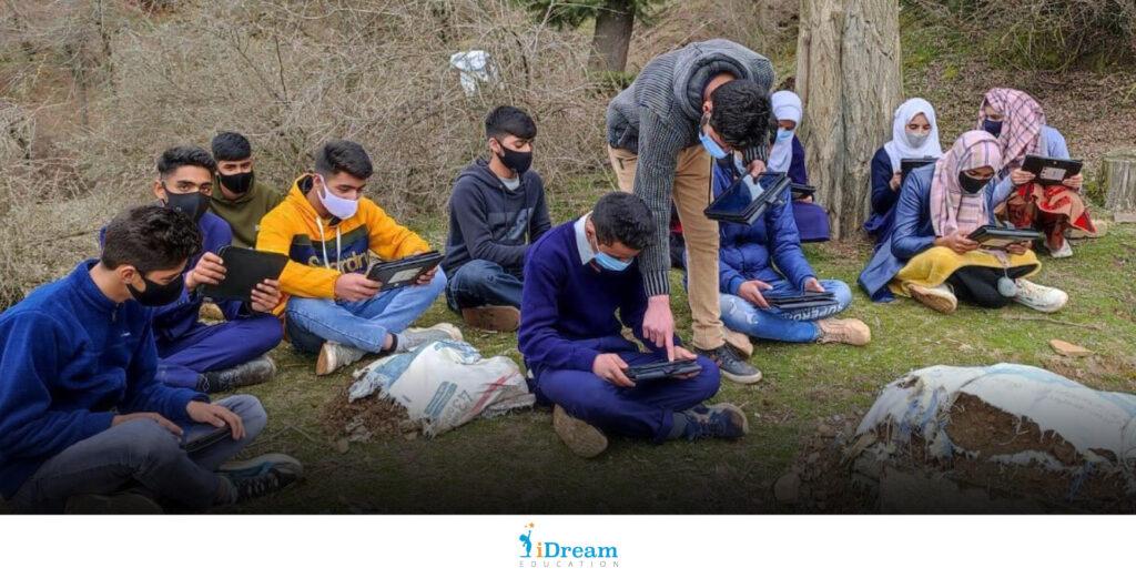 students of kashmir studying from learning tablets