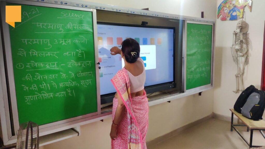 DIGITAL TEACHING THROUGH INTERACTIVE FLAT PANEL DISPLAY