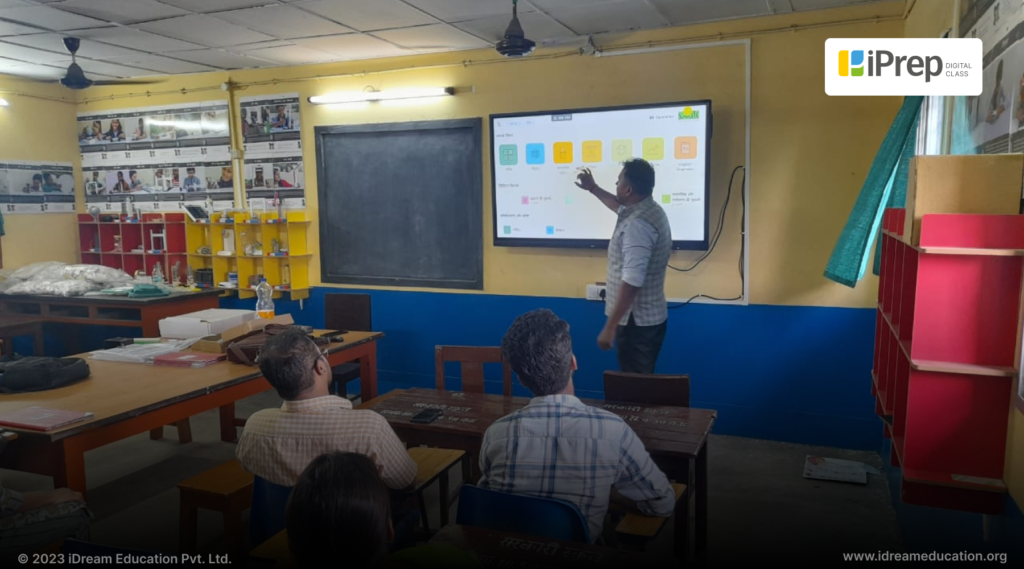 A group of teachers participated in a training session on the use of iPrep Digital Class, a smart classroom technology, in Kolkata, West Bengal. The session is organised and implemented by iDream Education. 

