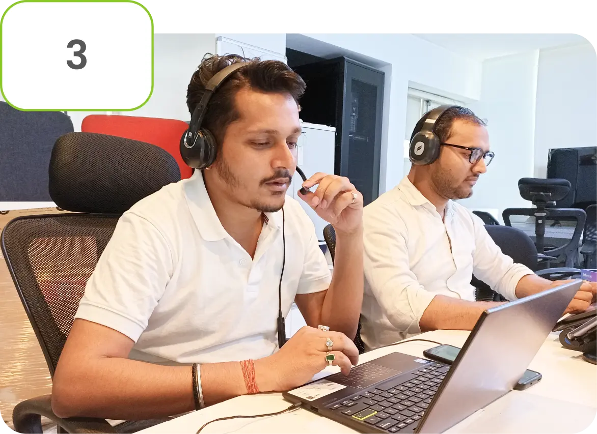 Image of team member of iDream Education one of the LG IFP distributor for schools offering reliable on-call support for seamless integration and use of digital learning solutions