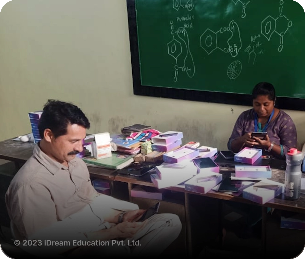 A Visual showing various learning tablets for schools for set up in a Smart ICT lab by iDream Education
